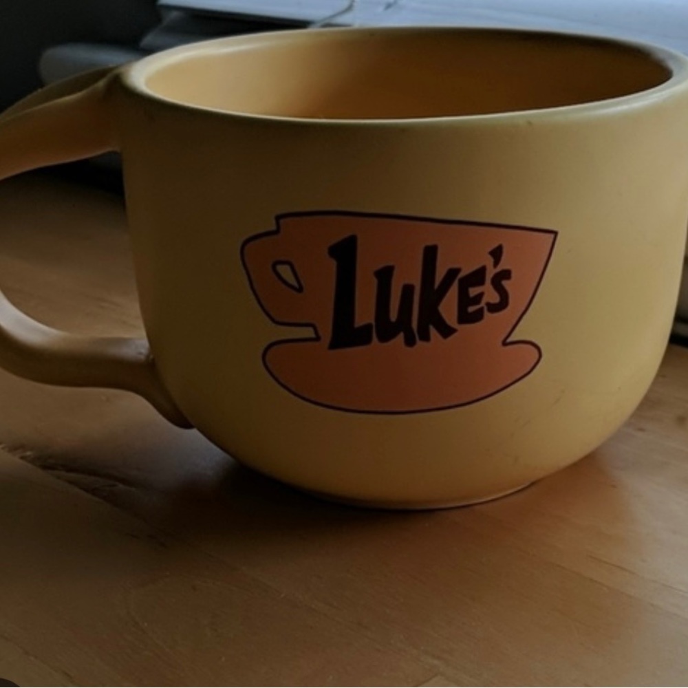 ISO: DO NOY BUY. I DO NOT OWN/HAVE THIS ITEM WB Gilmore Girls Luke’s mug 2000s